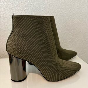 ✨ZARA Olive Stretch Ankle Boots w/ Chrome Block Heel – Size 40 (US 9)